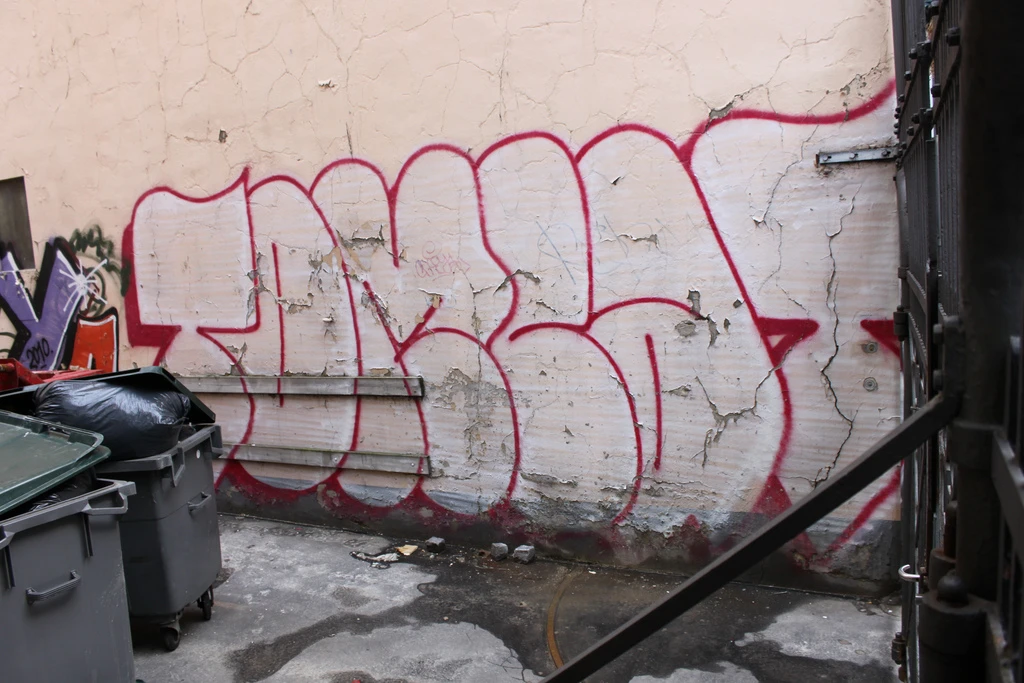 Tipos-de-Graffitis-Throw-up-2