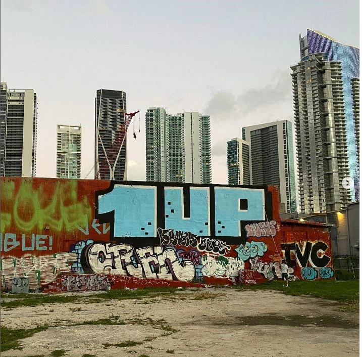 1UP-Muro-Graffiti