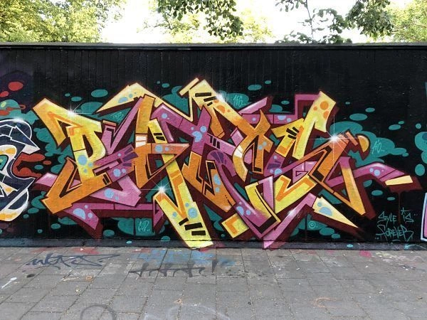Bates-Graffiti-1